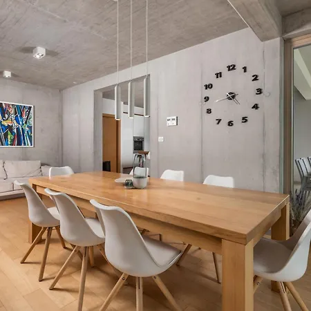 ヴィラ Tree ラバック